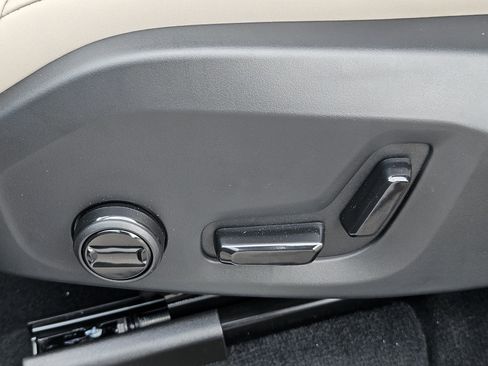 New 2026 Volvo XC60 B5 Core w/ Protection Package image 22