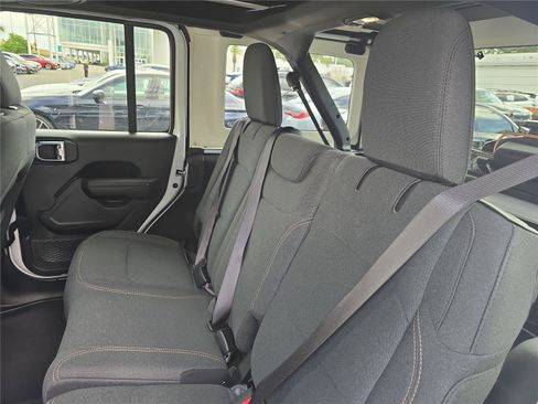 Used 2024 Jeep Wrangler Unlimited Sport AWD/4WD image 11