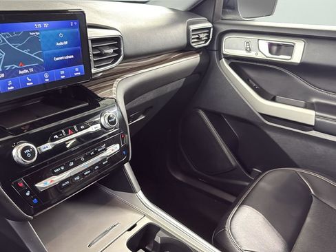 Certified 2022 Ford Explorer Limited image 20