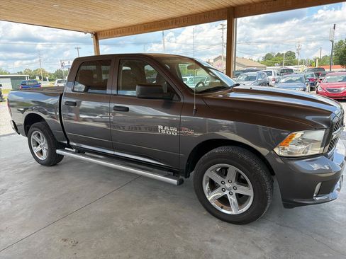 Used 2014 RAM 1500 Express AWD/4WD image 6