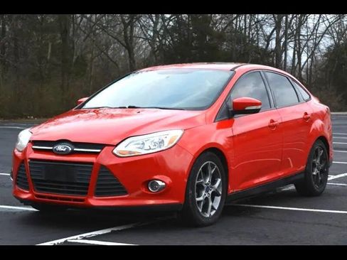 Used 2014 Ford Focus SE w/ Equipment Group 201A image 1