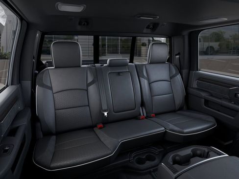 New 2025 RAM 2500 Laramie AWD/4WD image 15