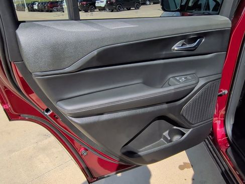 New 2025 Jeep Grand Cherokee L Altitude image 37