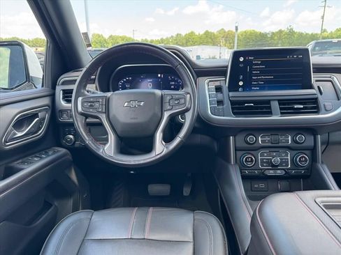 Used 2022 Chevrolet Suburban RST w/ Luxury Package AWD/4WD image 16