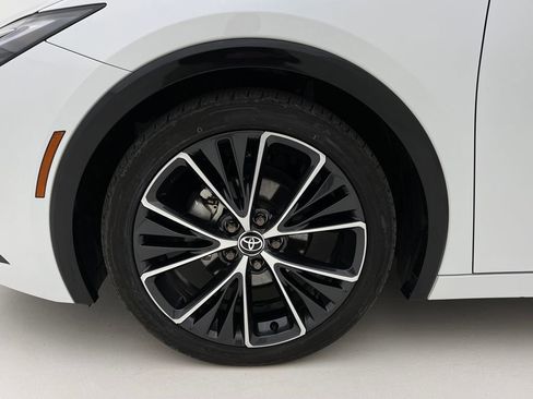 Used 2025 Toyota Prius XLE image 29