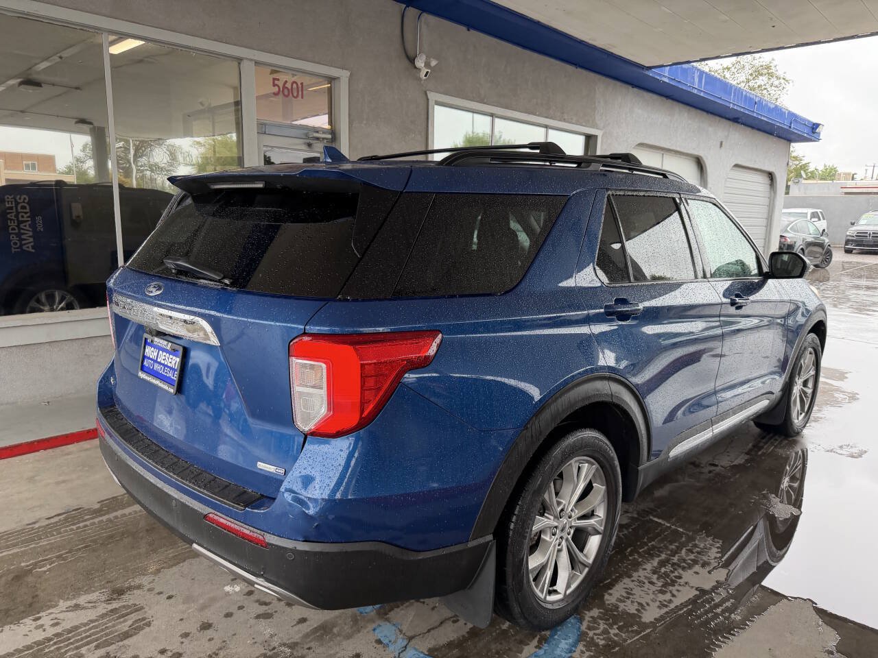 Used 2020 Ford Explorer XLT w/ Equipment Group 202A AWD/4WD image 5
