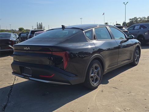 New 2025 Kia K4 LXS image 8