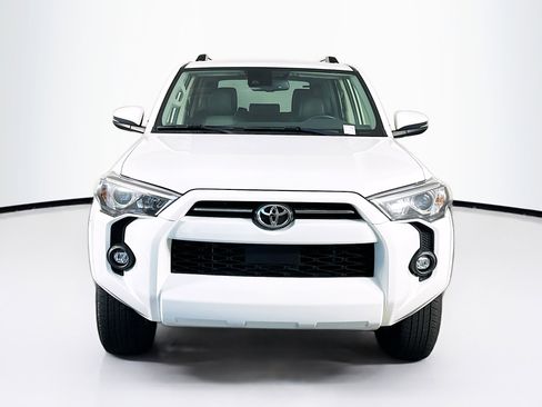 Used 2024 Toyota 4Runner SR5 Premium image 2