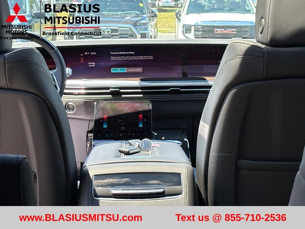 Used 2026 Cadillac Escalade Luxury AWD/4WD image 50