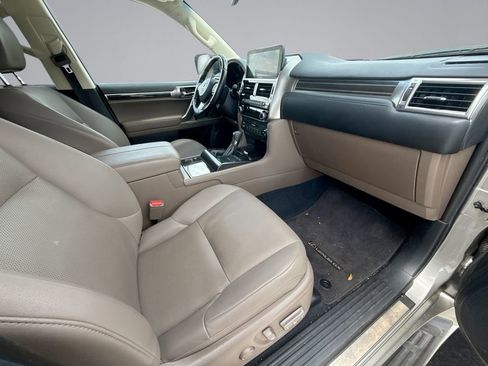 Used 2023 Lexus GX 460 Premium w/ Premium Package AWD/4WD image 15