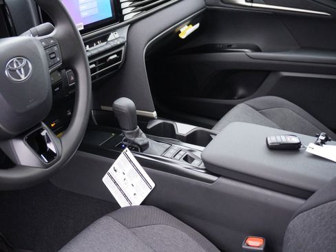 New 2026 Toyota Camry LE image 18