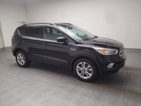 Used 2018 Ford Escape SE FWD image 11