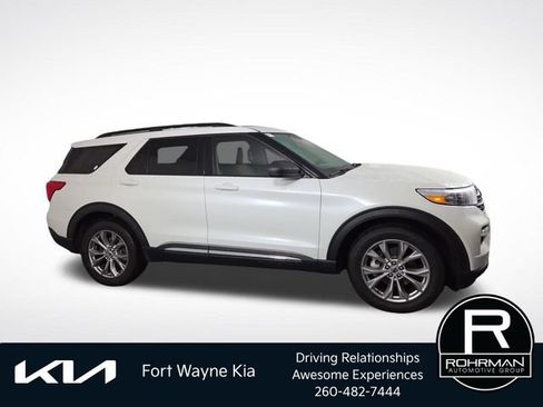 Used 2022 Ford Explorer XLT w/ Equipment Group 202A AWD/4WD image 6