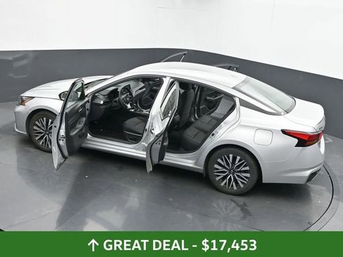 Used 2024 Nissan Altima 2.5 SV image 64