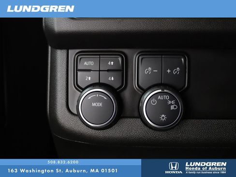 Used 2024 Chevrolet Tahoe High Country AWD/4WD image 32