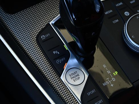 Certified 2025 BMW Z4 M40i w/ Premium Package image 17