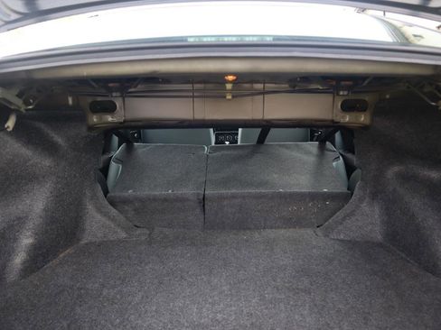 Used 2017 Toyota Corolla L FWD image 40