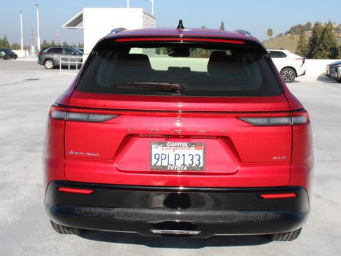 Used 2025 Toyota Crown Signia image 4