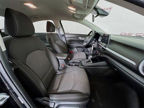 Used 2024 Kia Forte LX image 35