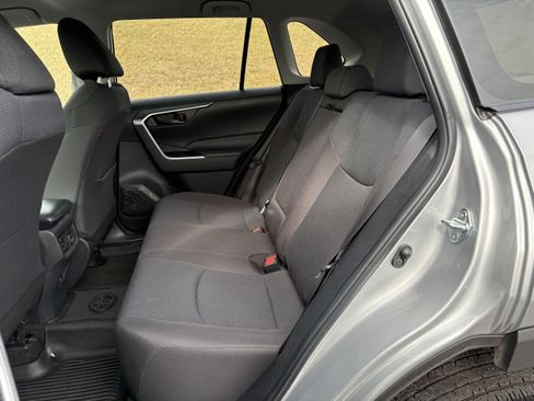 Used 2023 Toyota RAV4 LE image 31