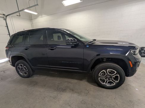 Used 2022 Jeep Grand Cherokee Trailhawk 4xe AWD/4WD image 3