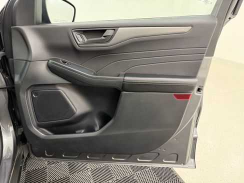 Used 2025 Ford Escape Active FWD image 30