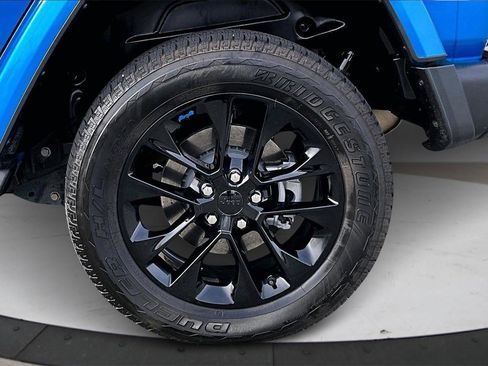 Used 2022 Jeep Wrangler Unlimited Sahara image 33