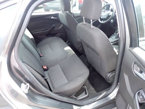 Used 2017 Ford Focus SE FWD image 10