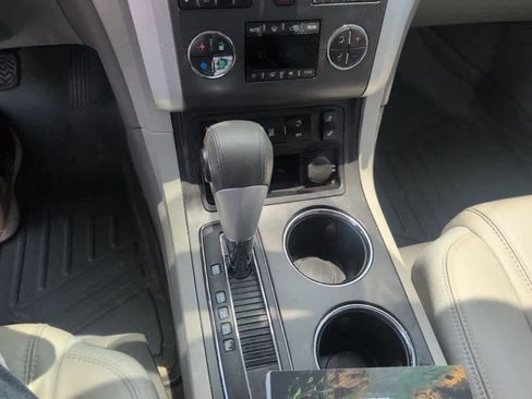 Used 2012 Chevrolet Traverse LT FWD image 11