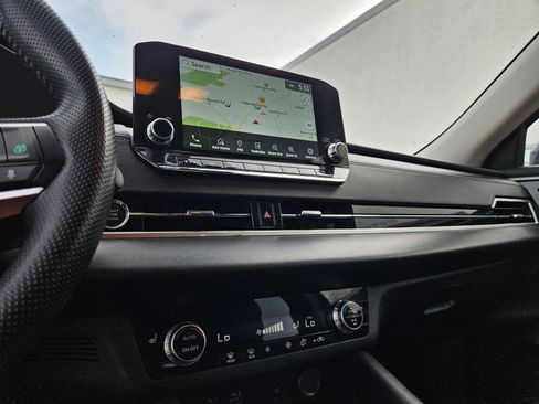 Used 2024 Mitsubishi Outlander SE image 17