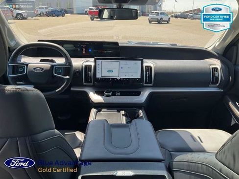 Certified 2025 Ford Expedition Active AWD/4WD image 3
