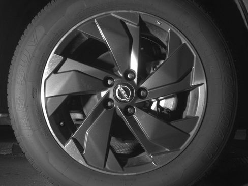 Used 2025 Nissan Rogue SV FWD image 13
