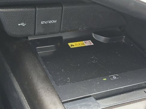 Used 2022 Toyota Camry SE AWD/4WD image 5