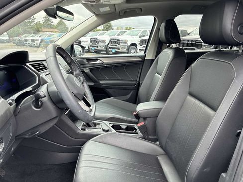 Used 2023 Volkswagen Tiguan SE AWD/4WD image 13