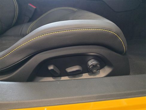 New 2026 Chevrolet Corvette Stingray Premium Cpe w/ Z51 Performance Package image 17