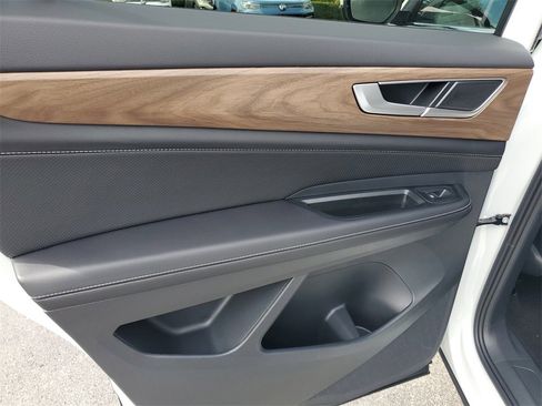 New 2026 Volkswagen Atlas SE image 9