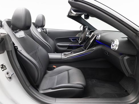 Used 2022 Mercedes-Benz SL 63 AMG 4MATIC image 34