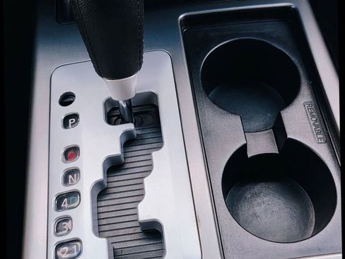 Used 2010 Nissan Titan XE image 25