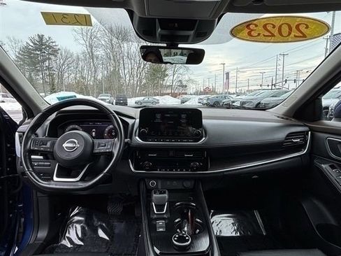 Used 2023 Nissan Rogue Platinum image 19