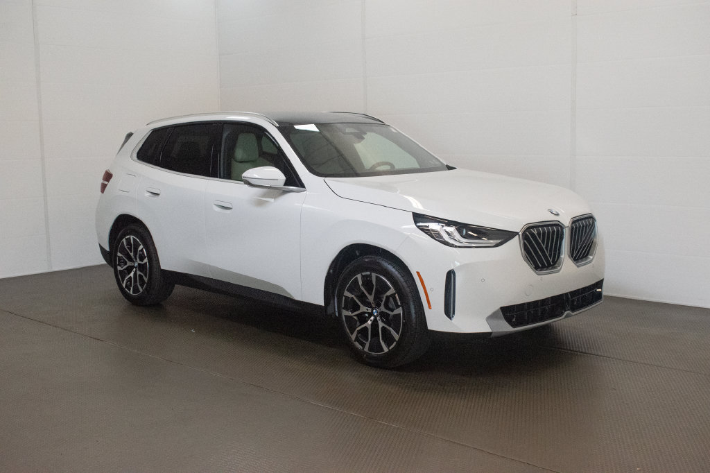 New 2026 BMW X3 xDrive30i w/ Premium Package AWD/4WD image 1