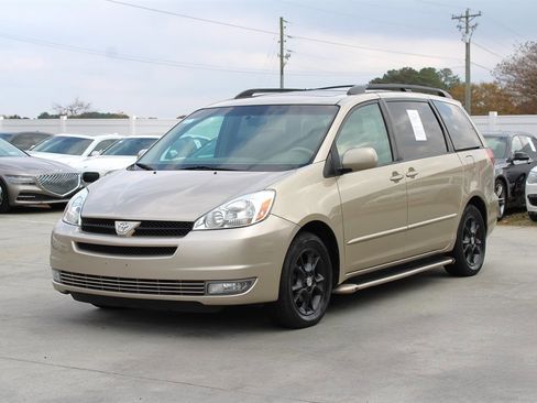 Used 2005 Toyota Sienna XLE image 3