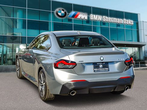 Used 2025 BMW 230i xDrive Coupe w/ Premium Package image 6