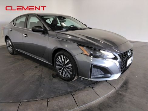 Used 2024 Nissan Altima 2.5 SV image 4