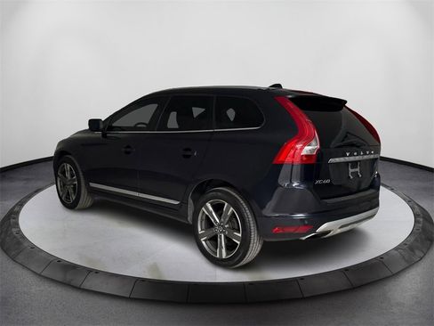 Used 2017 Volvo XC60 T6 Dynamic w/ Preferred Option Package image 7