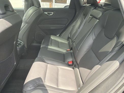 Certified 2023 Volvo XC60 B5 Ultimate w/ Climate Package FWD image 15