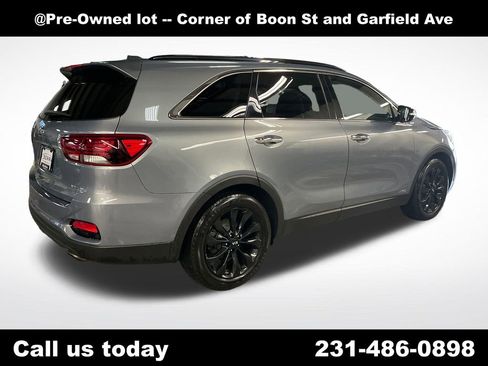 Used 2020 Kia Sorento S image 5