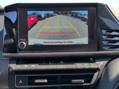 Used 2025 Toyota Camry SE w/ Convenience Package FWD image 20