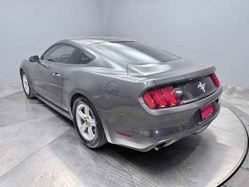 Used 2017 Ford Mustang Coupe image 7