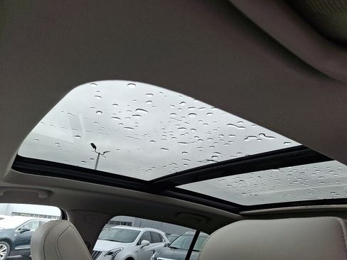 Used 2019 Cadillac XT4 Luxury w/ Cold Weather Package image 14