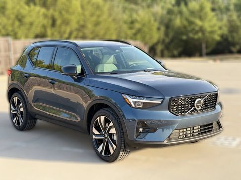 New 2026 Volvo XC40 B5 Ultra w/ Protection Package Premier AWD/4WD image 4